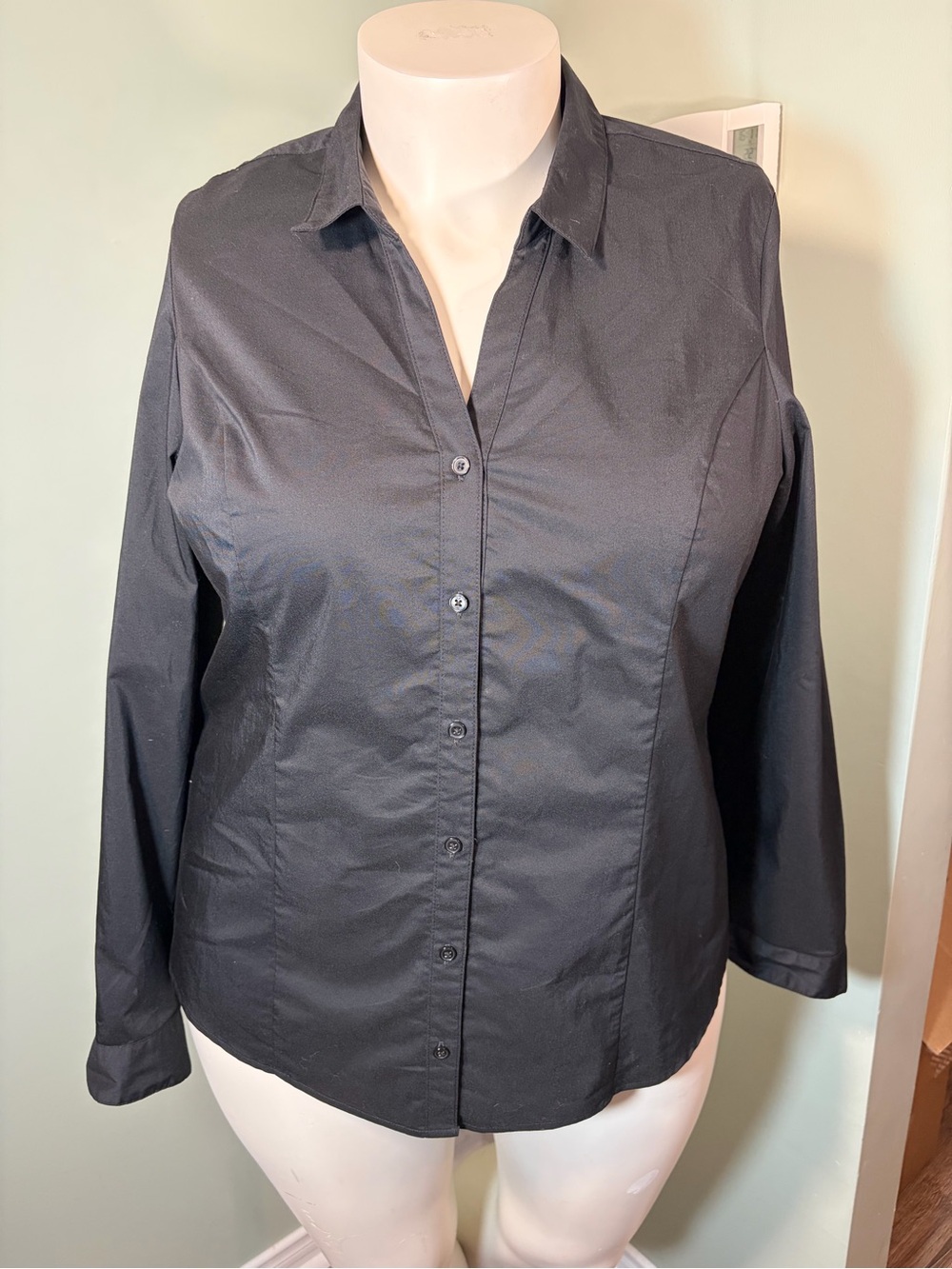 199. Reitmans Classic Black Button-Up Women's Shirt
